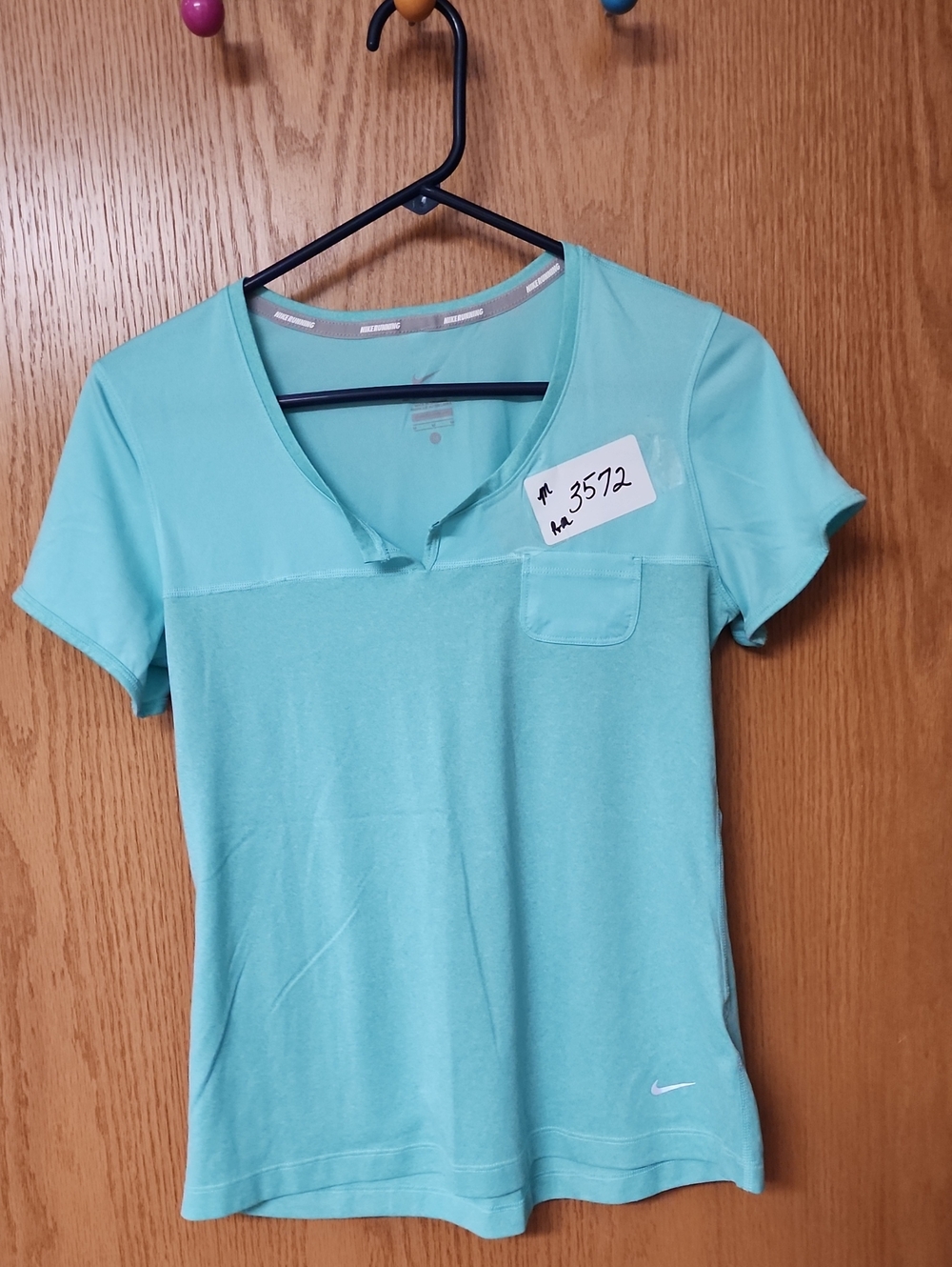 Nike Aqua V-Neck Short-Sleeve Women’s Tee M number 3572